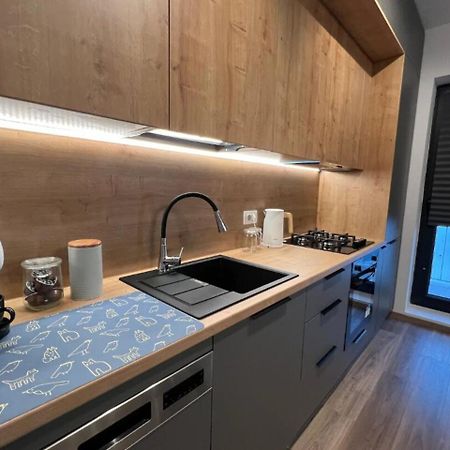 High-Rise Luxury Apartment With Free Parking بوخارست المظهر الخارجي الصورة