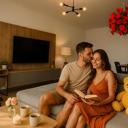 High-Rise Luxury Apartment With Free Parking بوخارست المظهر الخارجي الصورة