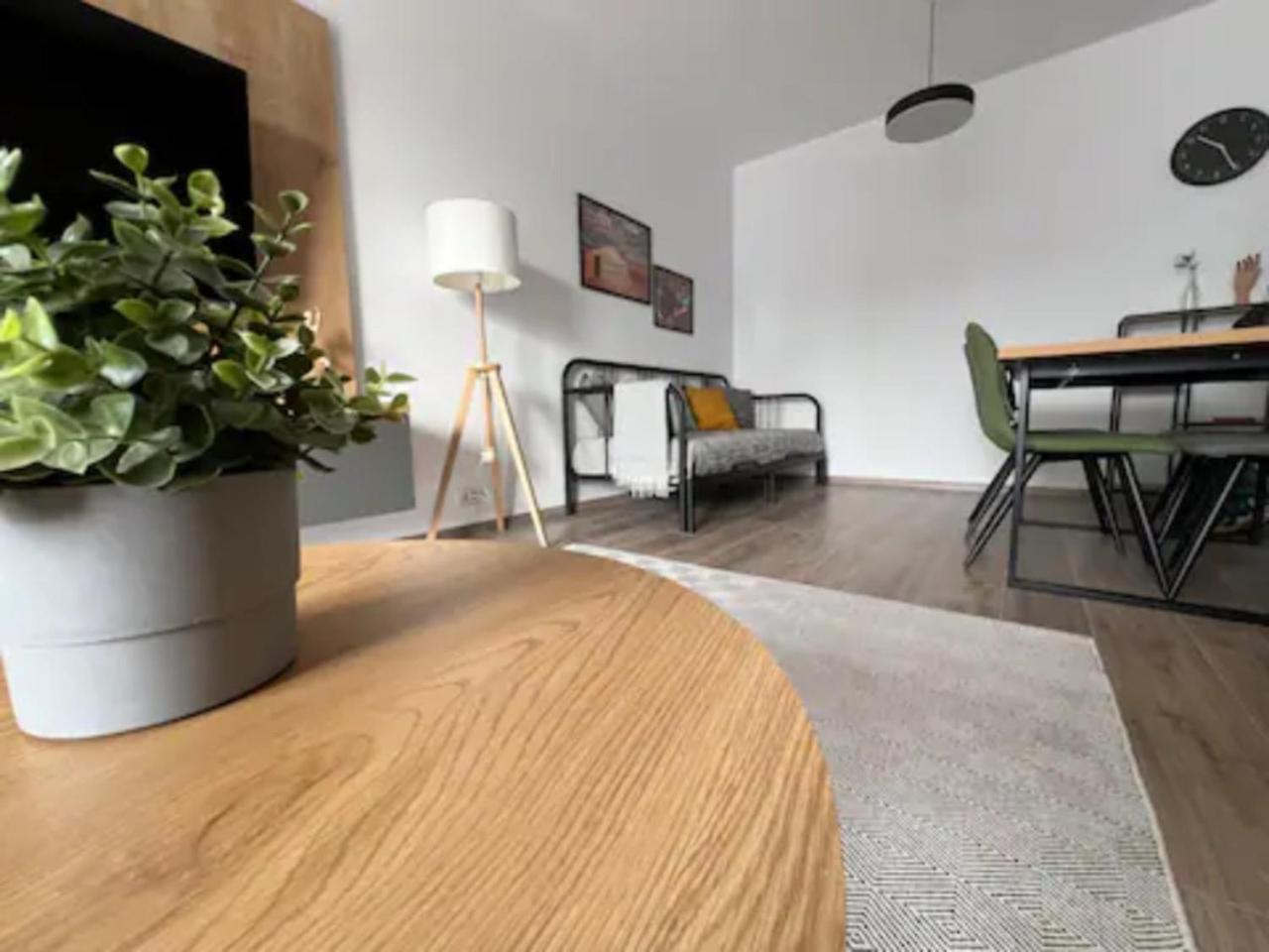 High-Rise Luxury Apartment With Free Parking بوخارست المظهر الخارجي الصورة