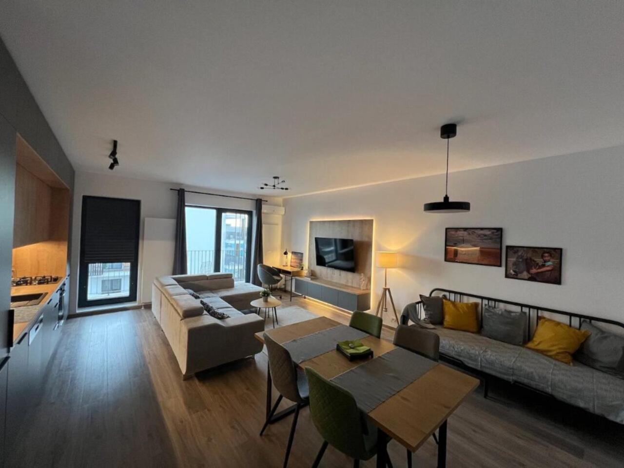 High-Rise Luxury Apartment With Free Parking بوخارست المظهر الخارجي الصورة
