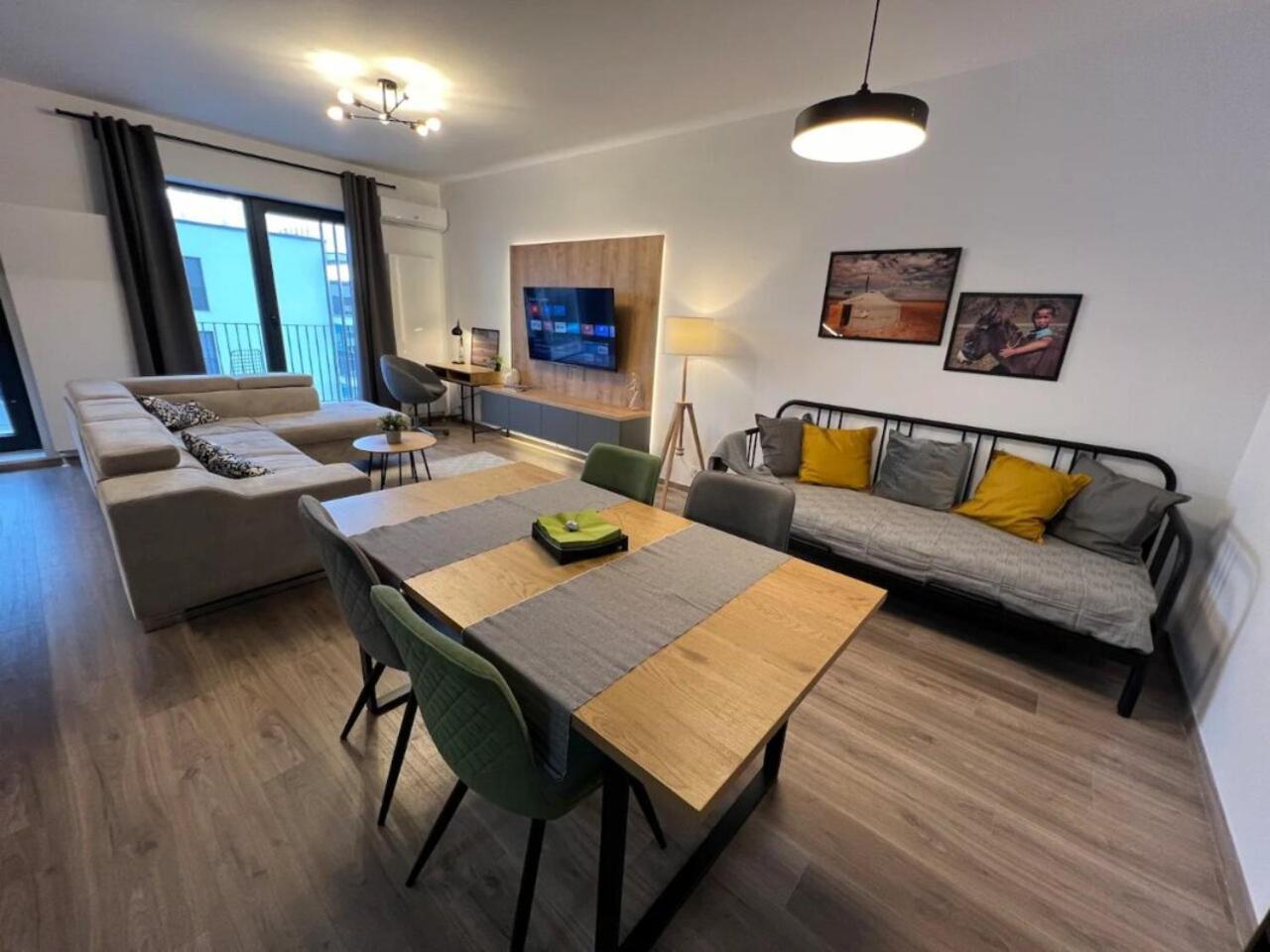 High-Rise Luxury Apartment With Free Parking بوخارست المظهر الخارجي الصورة