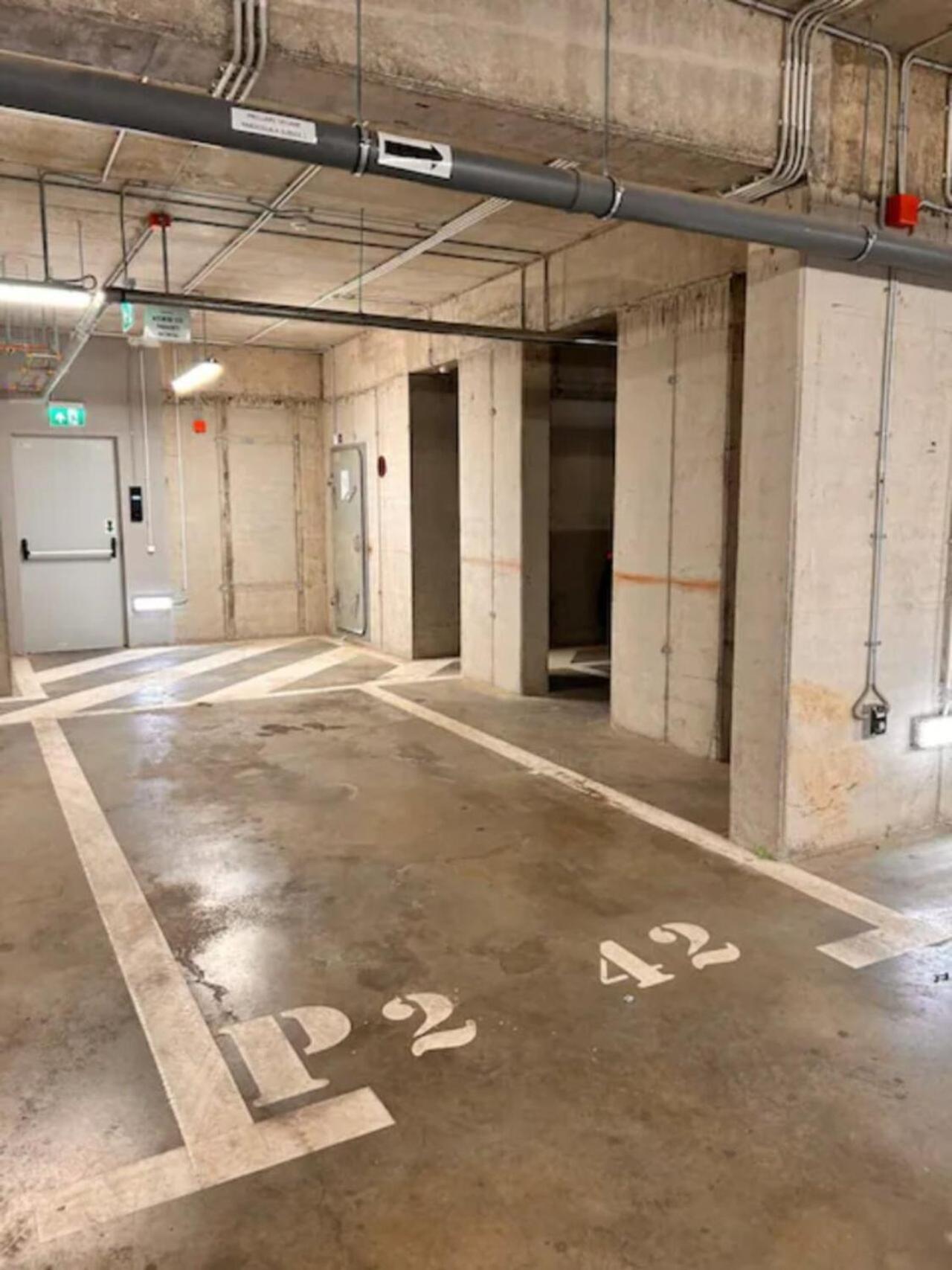 High-Rise Luxury Apartment With Free Parking بوخارست المظهر الخارجي الصورة