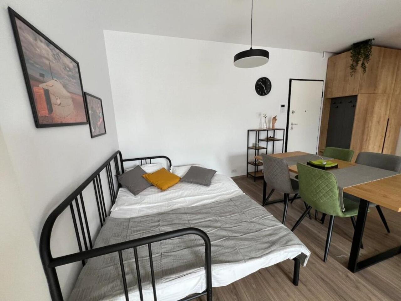 High-Rise Luxury Apartment With Free Parking بوخارست المظهر الخارجي الصورة