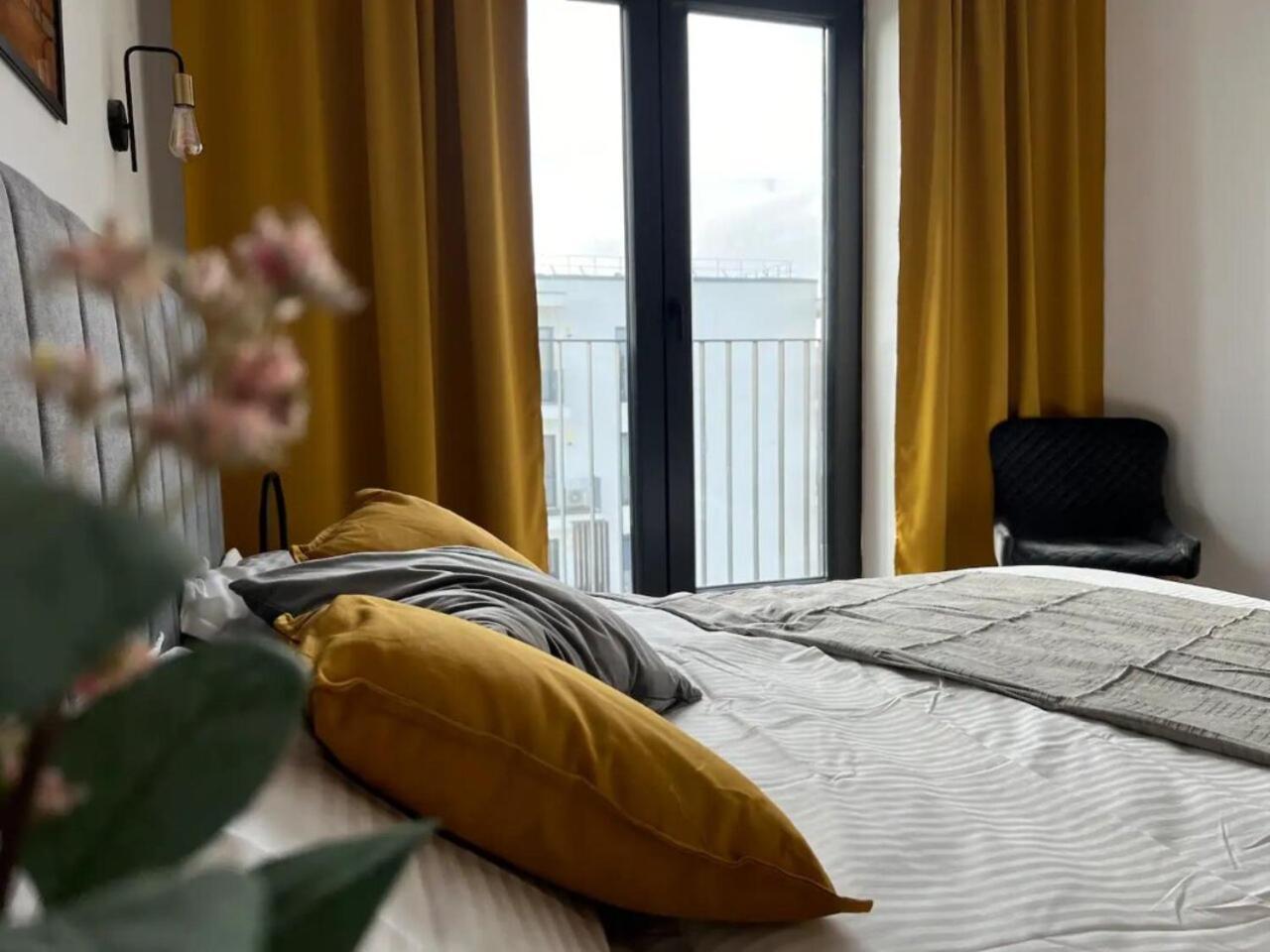 High-Rise Luxury Apartment With Free Parking بوخارست المظهر الخارجي الصورة