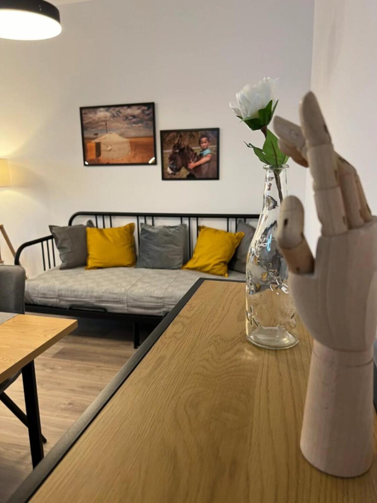 High-Rise Luxury Apartment With Free Parking بوخارست المظهر الخارجي الصورة
